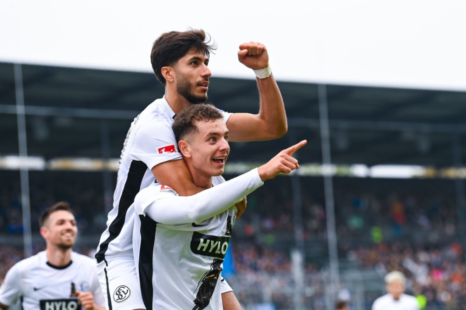 沃尔夫斯堡客场逆转对手，德乙实力渐显的简单介绍