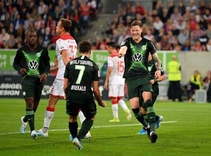 爱游戏在线-弗赖堡客场取胜，继续保持不败纪录