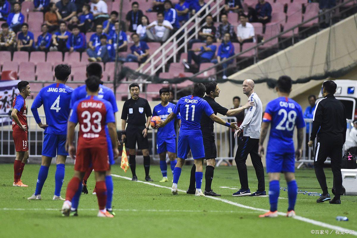 包含瑞典锋线助攻，球队获得关键胜利的词条