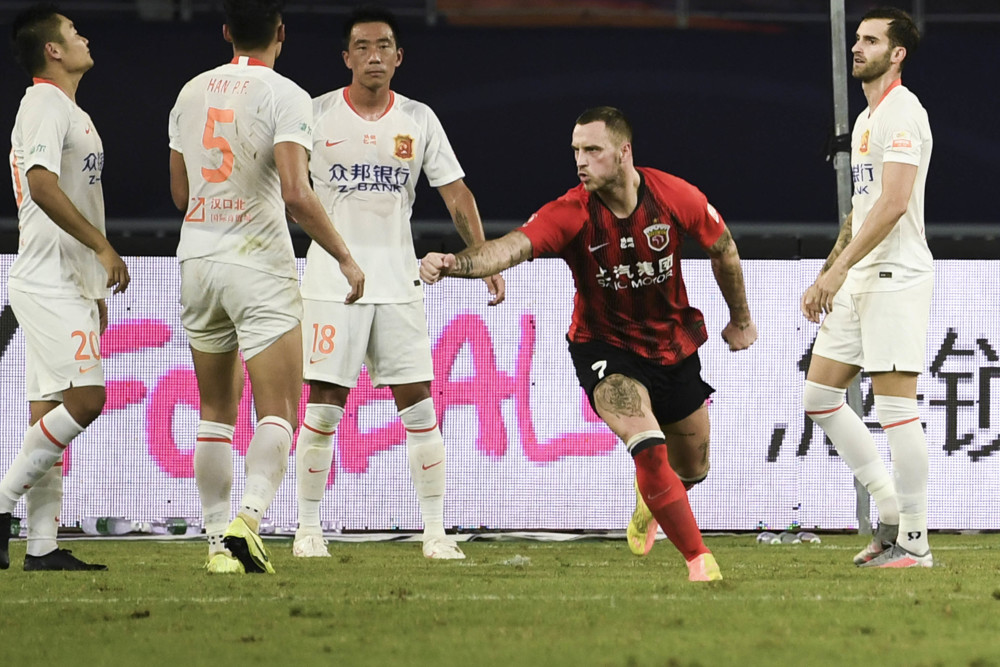 上港惊险逆转富力,实力胜出让球迷振奋的简单介绍 上港惊险逆转富力,实力胜出让球迷振奋的简单介绍