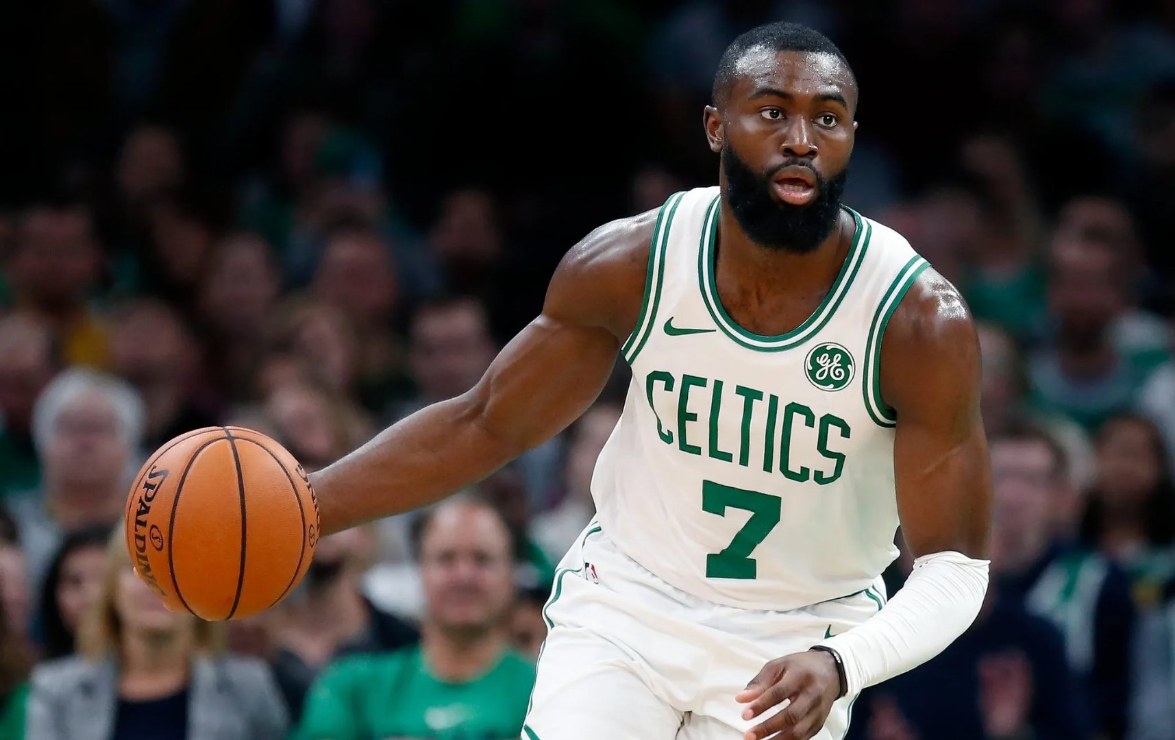 关于凯尔特人球员波尔因受罚下场,球队人员调动的信息 关于凯尔特人球员波尔因受罚下场,球队人员调动的信息