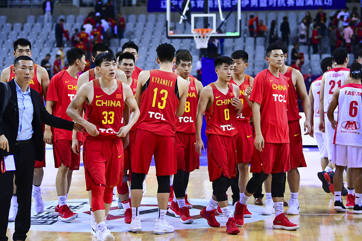 爱游戏体育官网-精彩对抗中球队实力尽显，角逐激烈