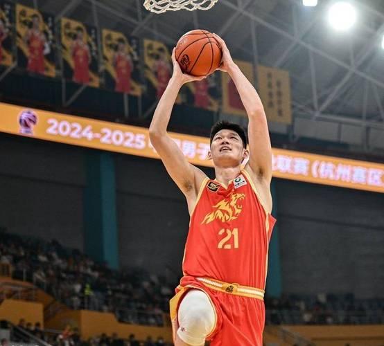 爱游戏官网-委内瑞拉男篮队员飒爽挥洒，取得惊险胜利的简单介绍