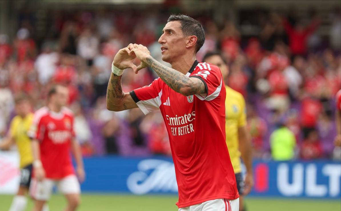 包含本菲卡队士气高昂取得胜利的词条