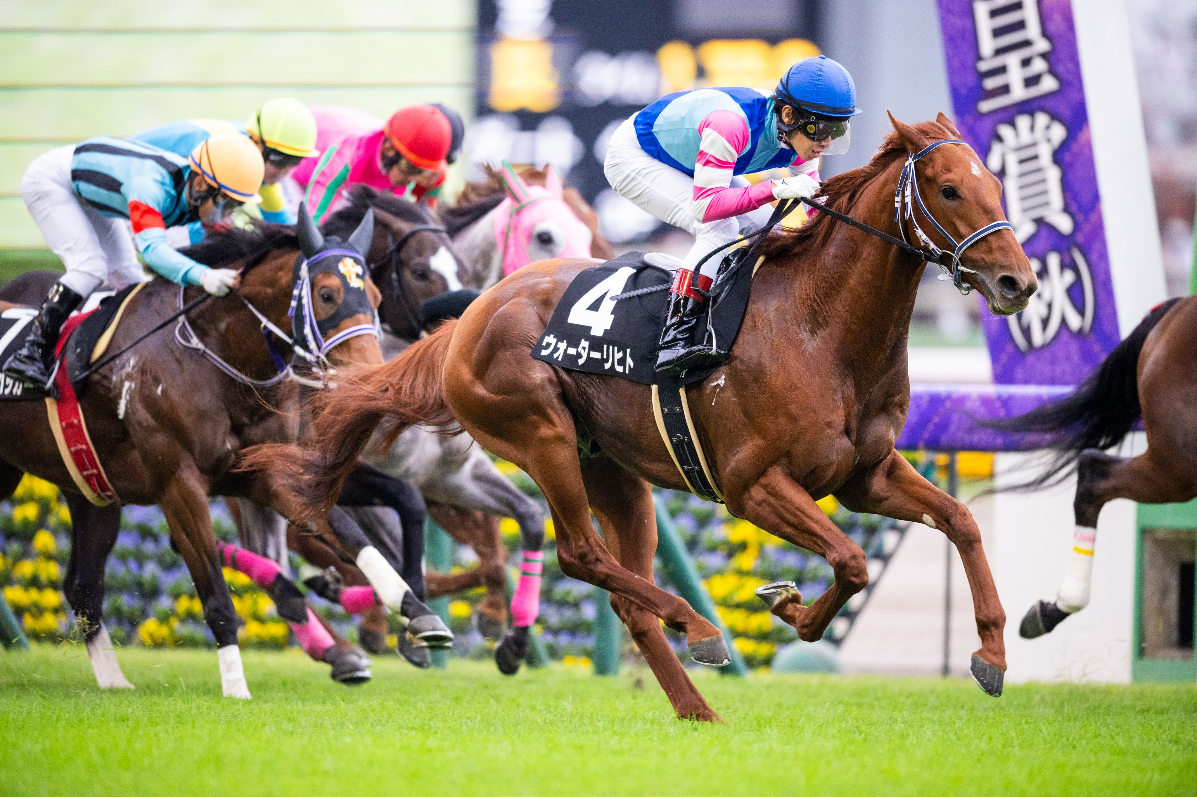 马赛足球俱乐部在国际锦标赛中击败对手