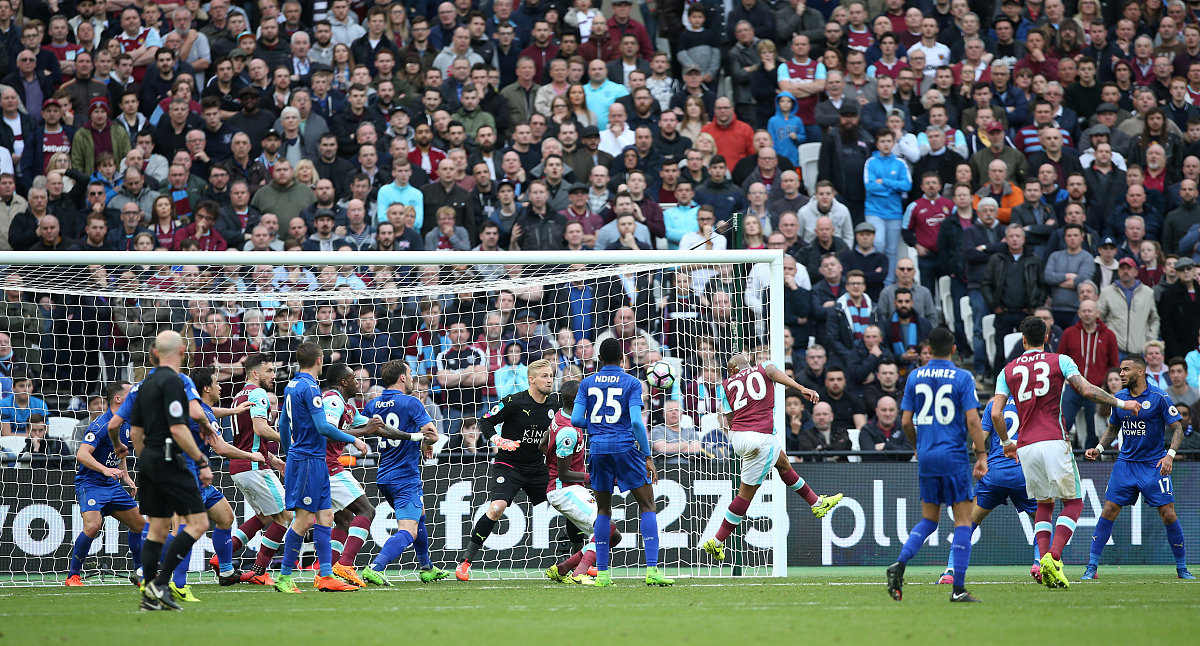 包含阿拉维斯队长训练中受伤，或将无缘下一场比赛的词条