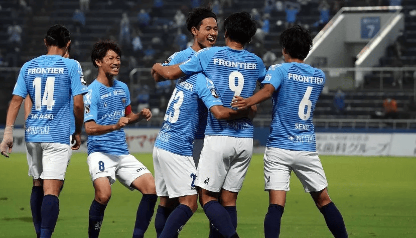 包含浦和红钻战胜鹿岛鹿角，力争冠军的词条