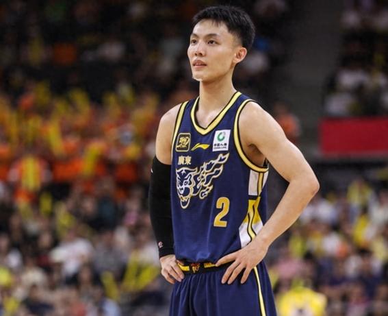 爱游戏-青年人表现抢眼，击败老将实现逆袭