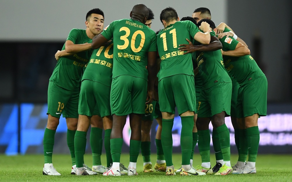 爱游戏官方入口-重庆队攻防失衡，客场遭遇惨败