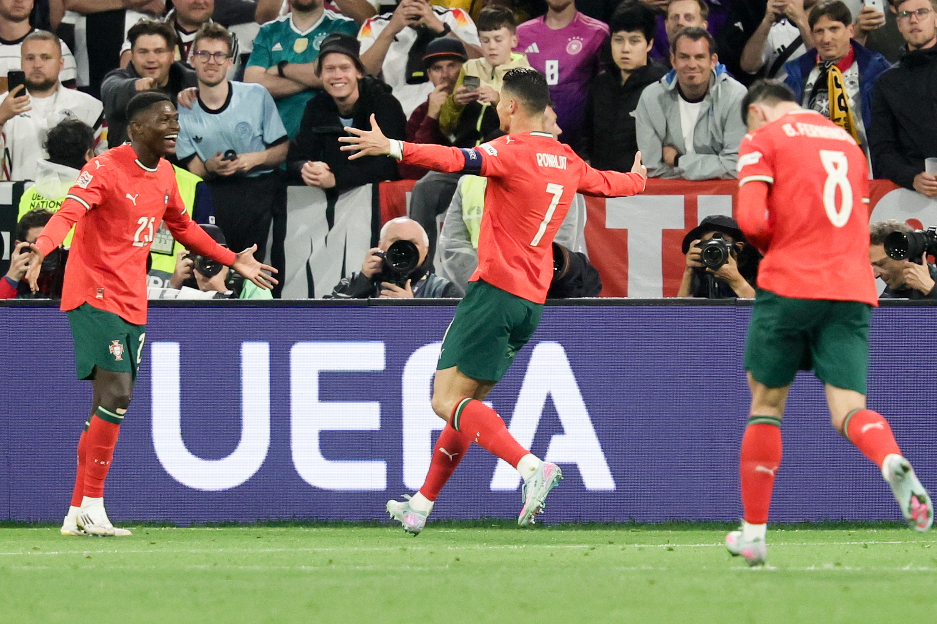 一场关键的欧洲国际足球联赛决赛 一场关键的欧洲国际足球联赛决赛