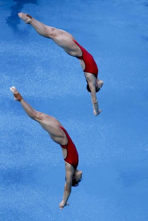 爱游戏在线登录-包含精湛技艺展现！跳水选手完成难度动作夺冠的词条