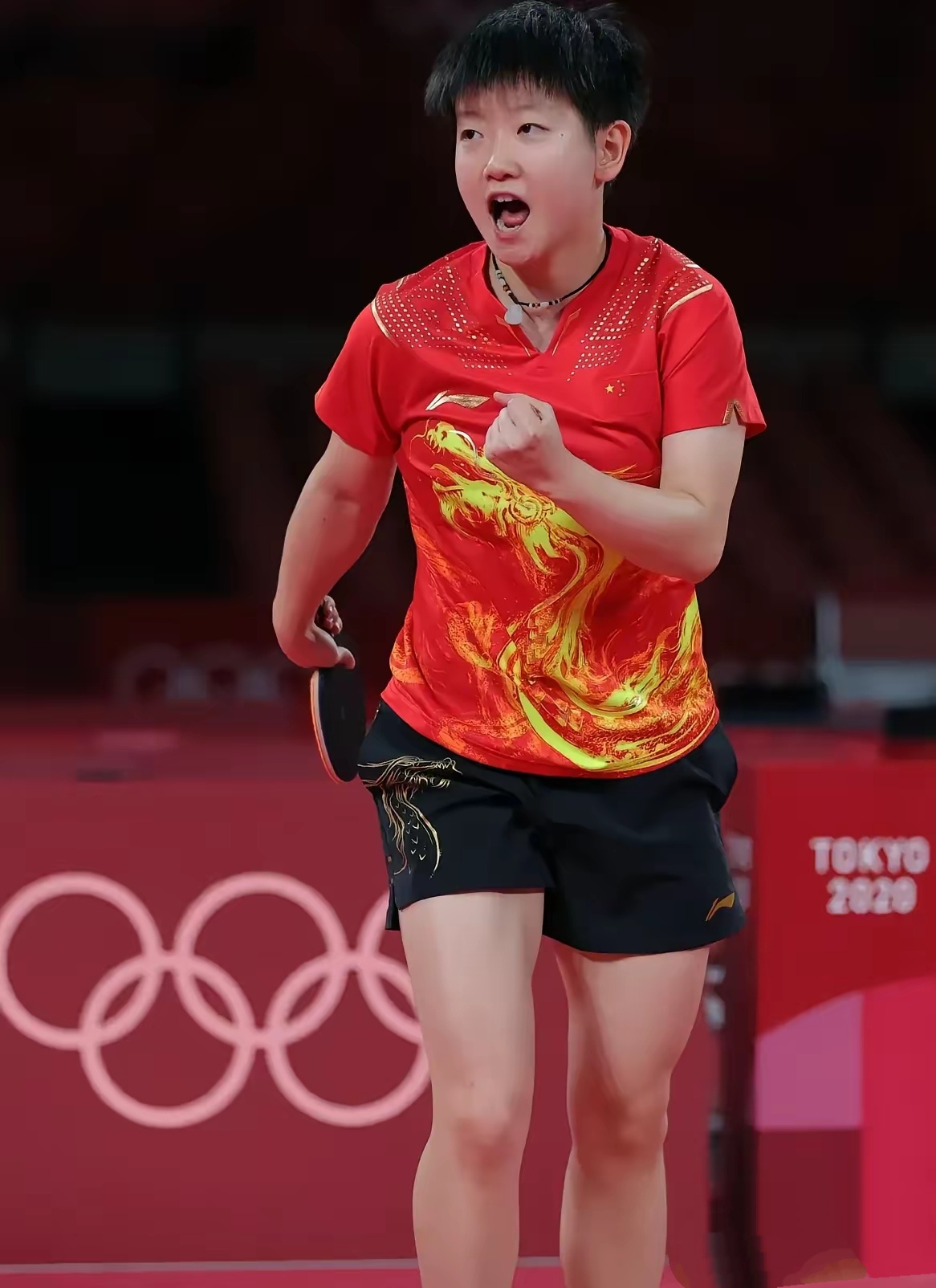 爱游戏-运动员顽强拼搏，坚持到底昂扬斗志